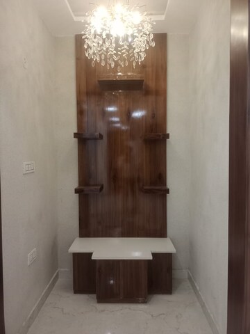 Furnished Amenities in 3 BHK Builder Floor at BPTP Park Central, Sector 85 – for Rent