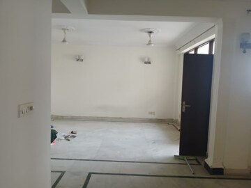 Room in 3.5 BHK Apartment at Orchid Island, Sector 51 – for Rent