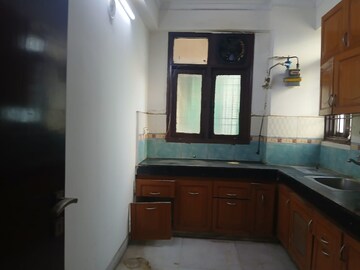 Kitchen in 3.5 BHK Apartment at Orchid Island, Sector 51 – for Rent