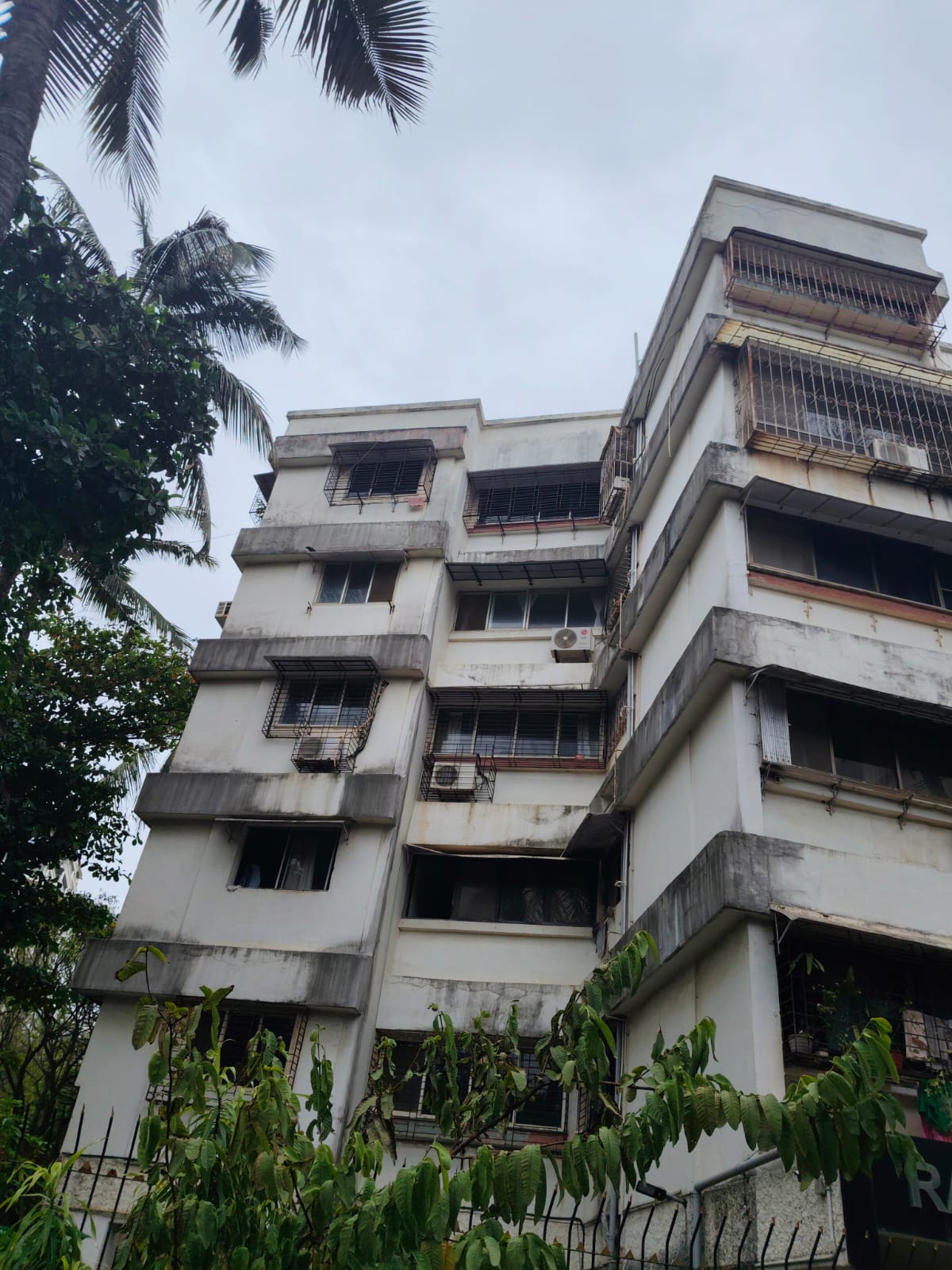 2 BHK + Pooja Room Apartment For Rent in Andheri West