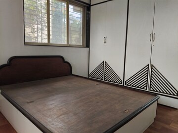 Room in 2 BHK Apartment at Andheri West – for Rent