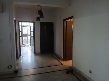 Room in 2 BHK Apartment at Unitech The Residences Gurgaon, Sector 33 – for Rent