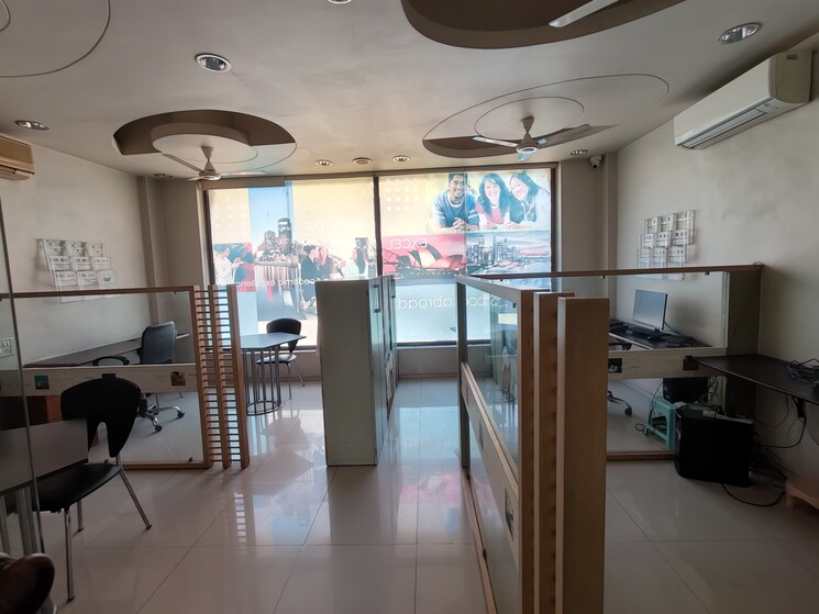 Team Area, ambawadi Commercial Office Space 7500 Sq.Ft. In Ambawadi Ahmedabad 9042779