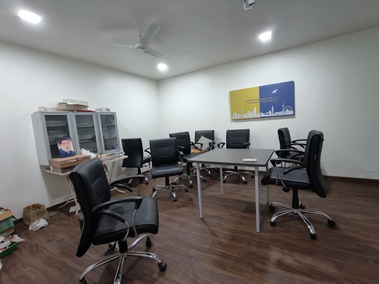 Team Area, ambawadi Commercial Office Space 7500 Sq.Ft. In Ambawadi Ahmedabad 9042779