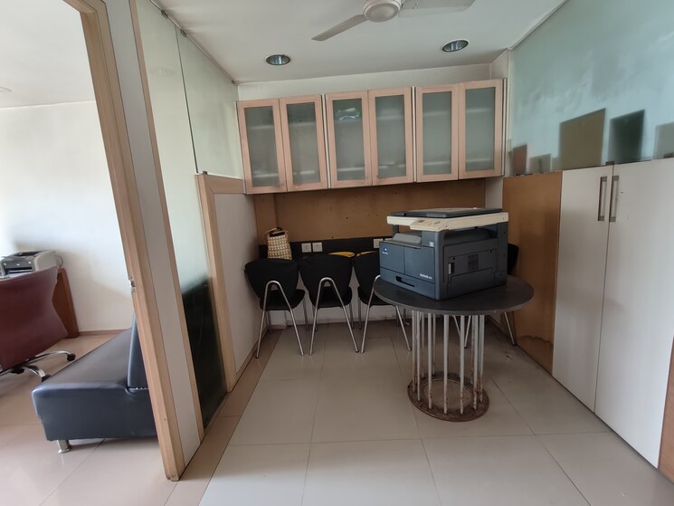 Team Area, ambawadi Commercial Office Space 7500 Sq.Ft. In Ambawadi Ahmedabad 9042779