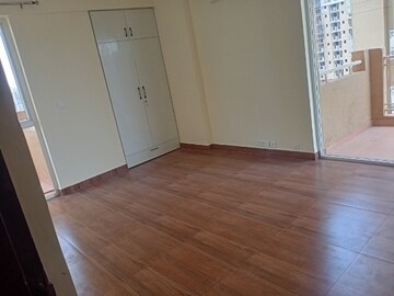 Room in 3 BHK Apartment at Ansal Highland Park, Sector 103 – for Rent