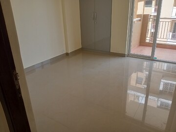 Room in 3 BHK Apartment at Ansal Highland Park, Sector 103 – for Rent