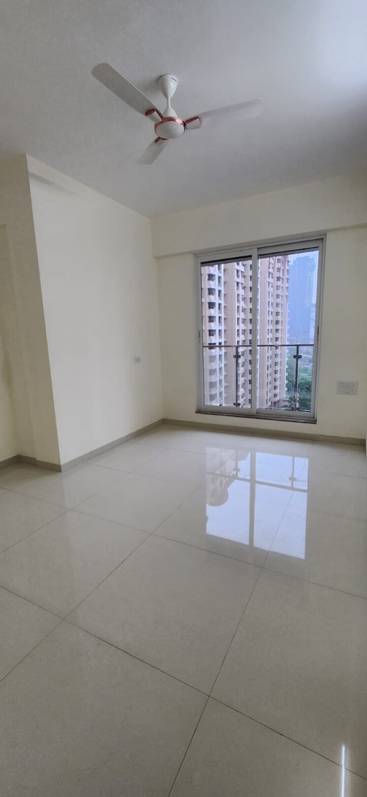 Room, kapur bawdi 3 Bedroom 1319 Sq.Ft. Apartment In Kapur Bawdi Thane 9042812