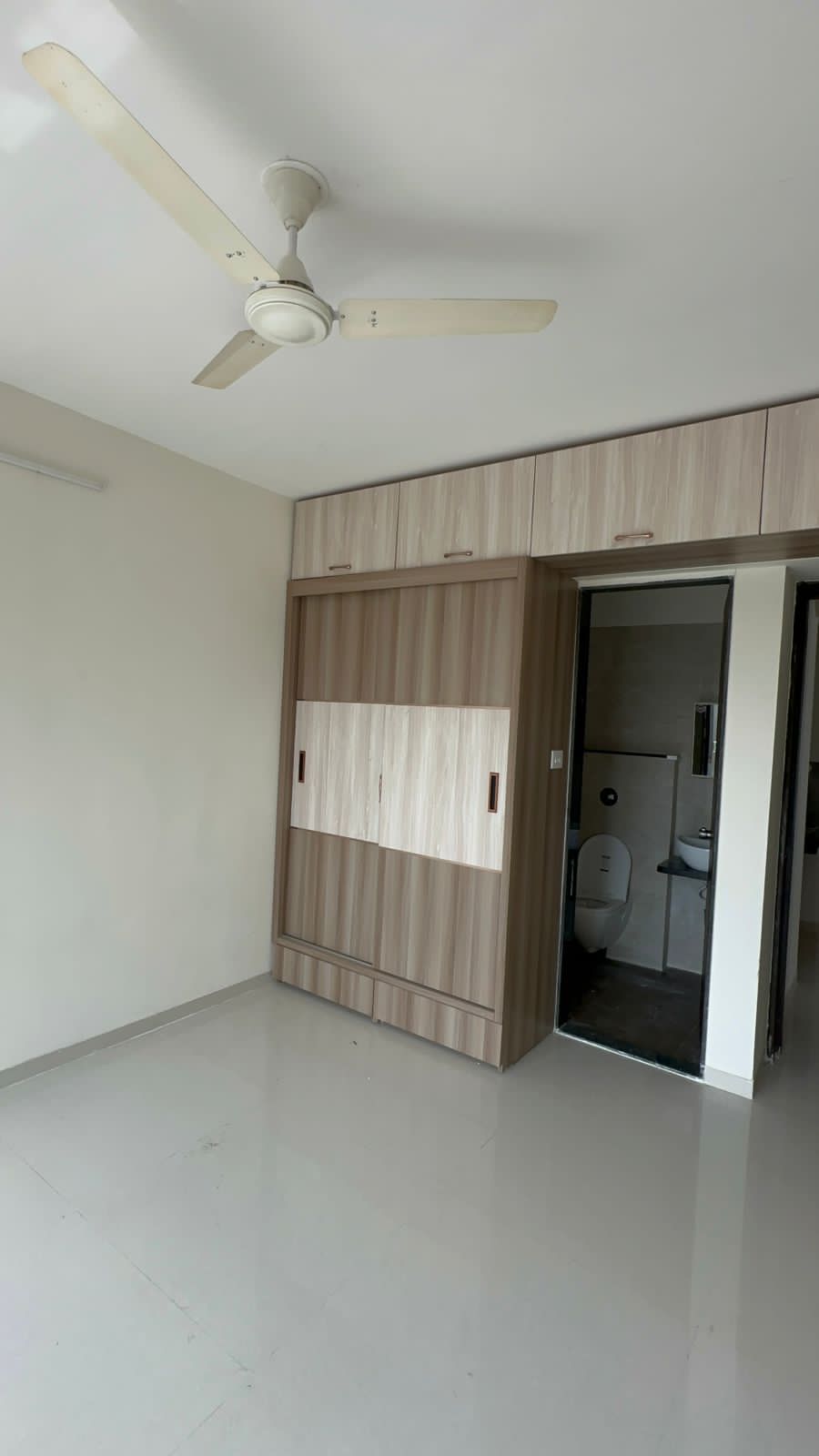 3 BHK Apartment For Rent in Basil Mondale