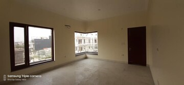 Room in 3 BHK Independent House at Sector 46 – for Rent