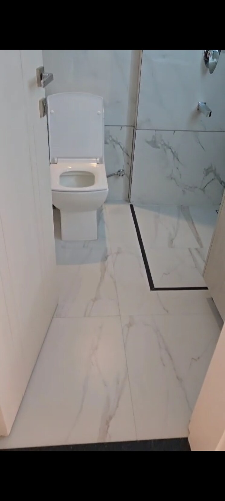 Bathroom, signature-the-serenas 2 Bedroom 724 Sq.Ft. Apartment In Sohna Sector 36 Gurgaon 9042867