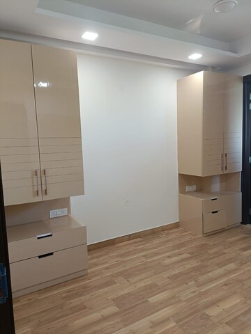 Room in 3 BHK Builder Floor at Fidato Honour Homes, Sector 89 – for Rent