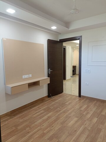 Room in 3 BHK Builder Floor at Fidato Honour Homes, Sector 89 – for Rent