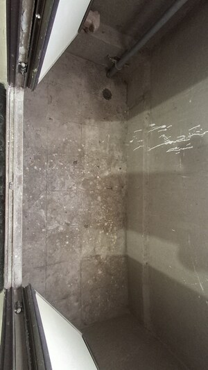 Bathroom in 2 BHK Apartment at Raheja Reflections, Kandivali East – for Sale