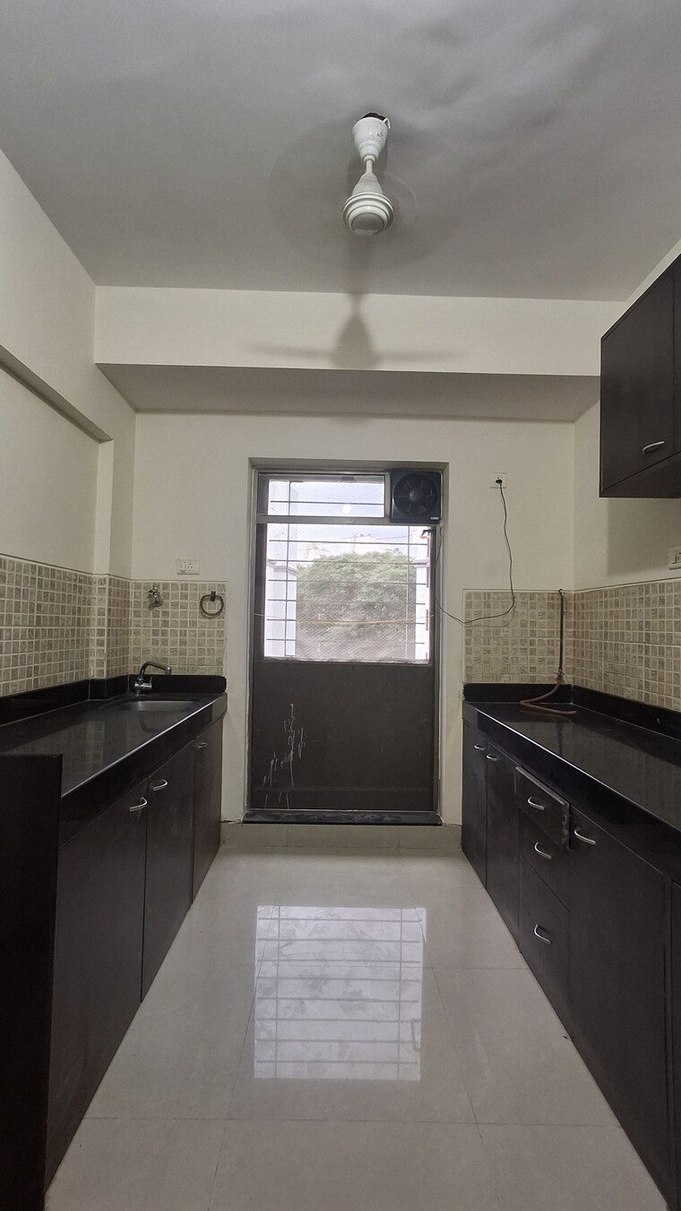 Kitchen, raheja-reflections 2 Bedroom 850 Sq.Ft. Apartment In Kandivali East Mumbai 9042934