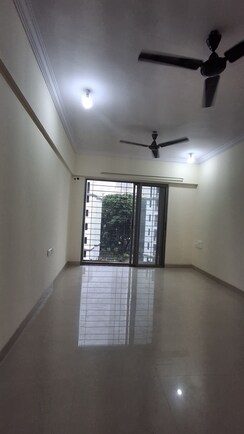 2 BHK Apartment For Sale in Raheja Reflections
