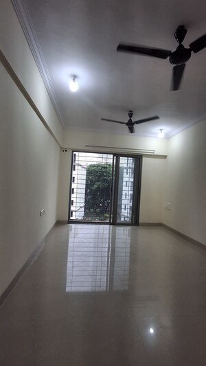 2 BHK Apartment For Sale in Raheja Reflections, Kandivali East