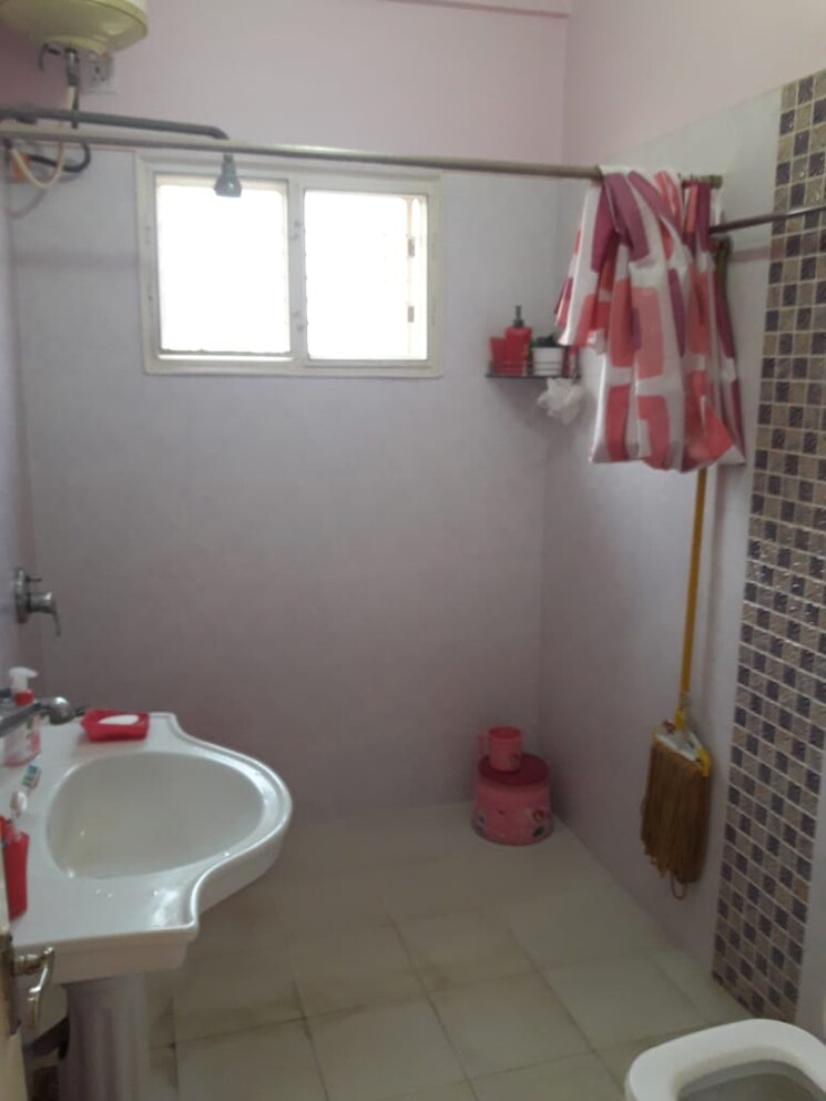 Bathroom, hennur-residency 4 Bedroom 3376 Sq.Ft. Apartment In Hennur Road Bangalore 9042929