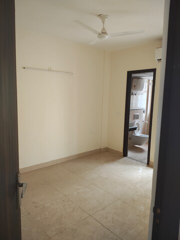 Room in 2 BHK Apartment at Breez Flora Avenue 33, Sohna Sector 33 – for Rent