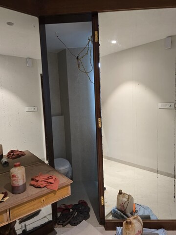 Furnished Amenities in 3 BHK Apartment at Panju Mahal, Bandra West – for Rent