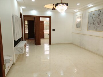 Room in 3.5 BHK Builder Floor at Puri Aman Vilas, Sector 89 – for Rent