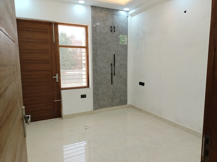 Room, puri-aman-vilas 3.5 Bedroom 2250 Sq.Ft. Builder Floor In Sector 89 Faridabad 9042975