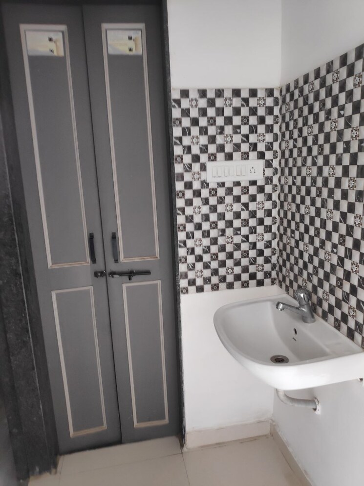 Bathroom, shubhankar-durvaa 1 Bedroom 533 Sq.Ft. Apartment In Dhanori Pune 9042982