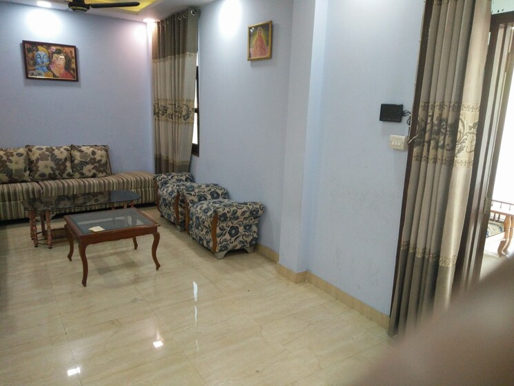 Living Room, subhash nagar 2 Bedroom 100 Sq.Yd. Builder Floor In Subhash Nagar Delhi 9042987