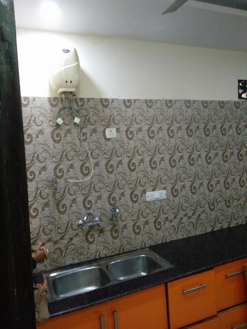 Furnished Amenities in 2 BHK Builder Floor at Subhash Nagar – for Rent