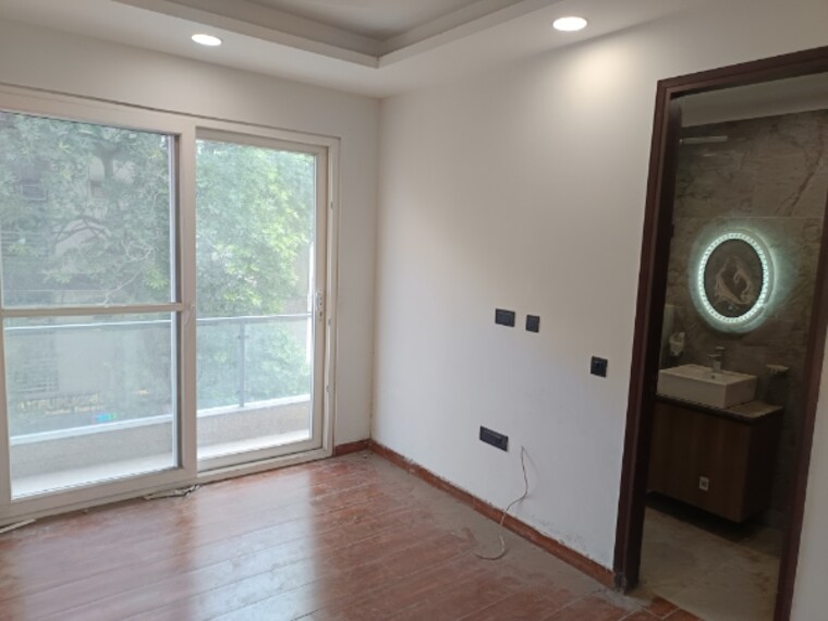 Room, patel nagar 2 Bedroom 1000 Sq.Ft. Builder Floor In Patel Nagar Delhi 9043004