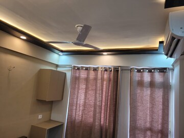Team Area in 2 BHK Apartment at Suncity Avenue 76, Sector 76 – for Rent