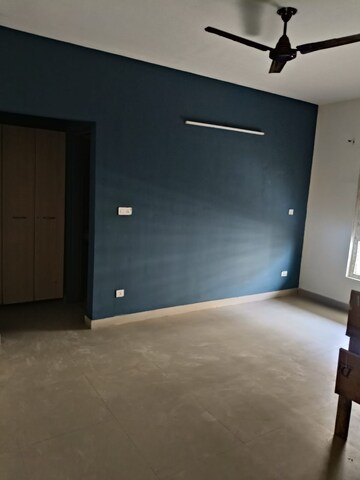 Room in 2 BHK Apartment at Sector 88 – for Rent