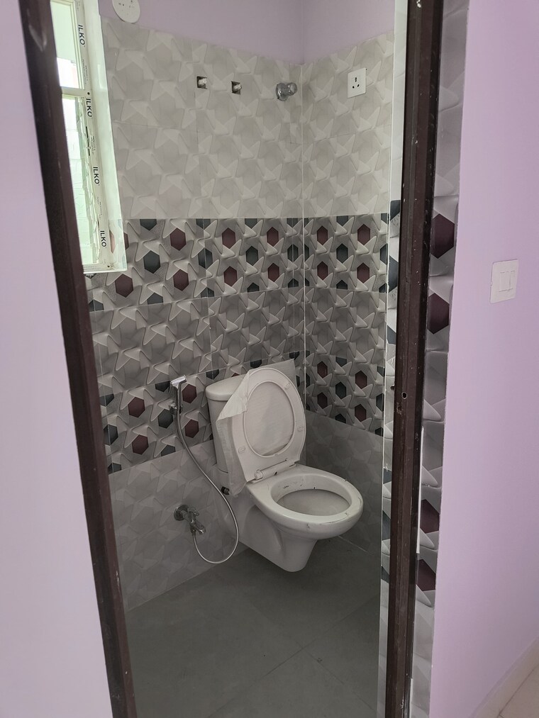 Bathroom, ruchi-one-rajarhat 3 Bedroom 1851 Sq.Ft. Apartment In Rajarhat New Town Kolkata 9043033