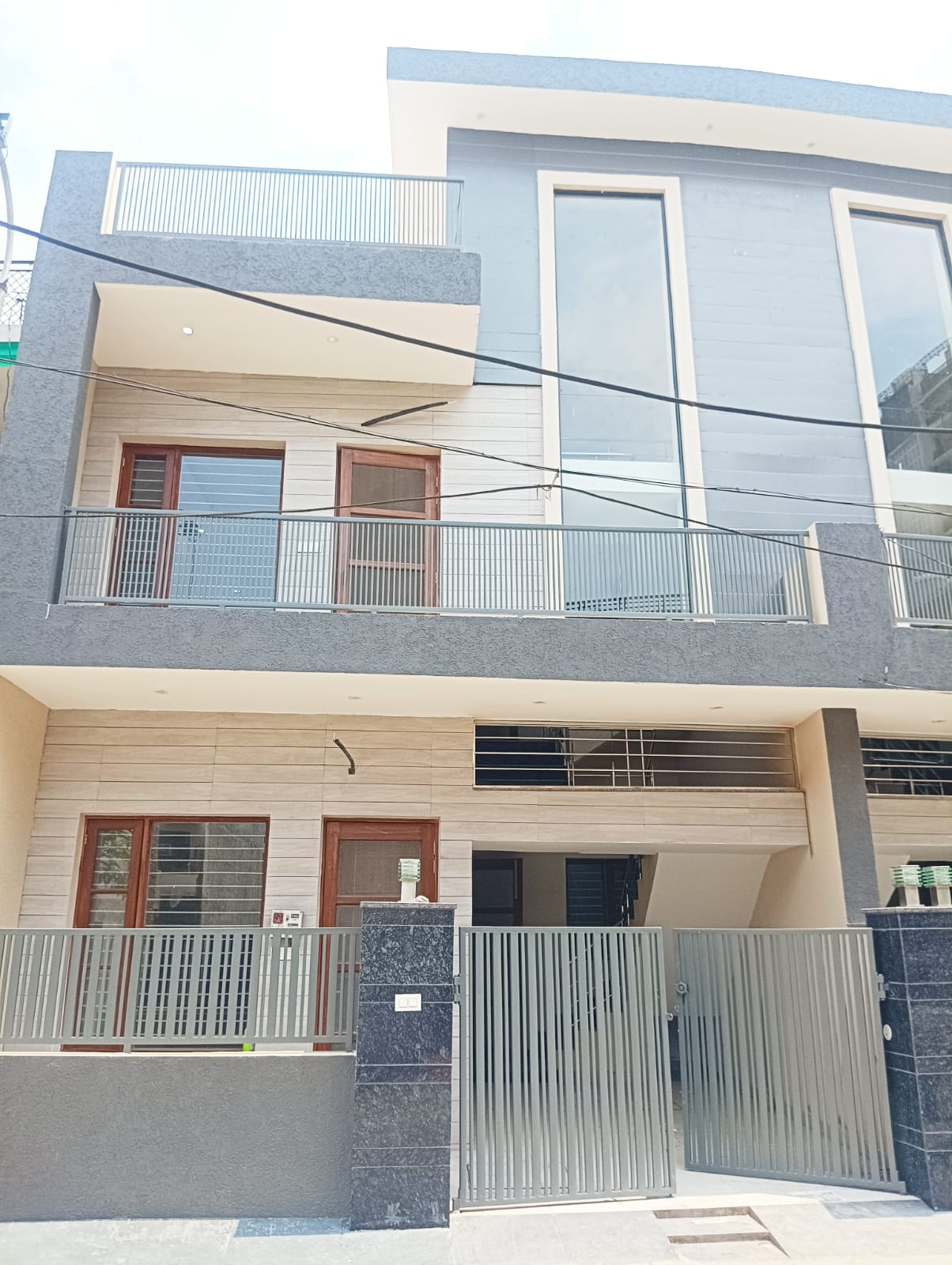 4 BHK + Extra Room Independent House For Sale in Prem Apartment