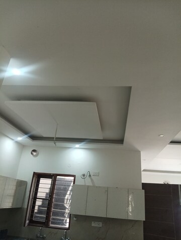Furnished Amenities in 4 BHK Independent House at Prem Apartment, Pir Machalla – for Sale