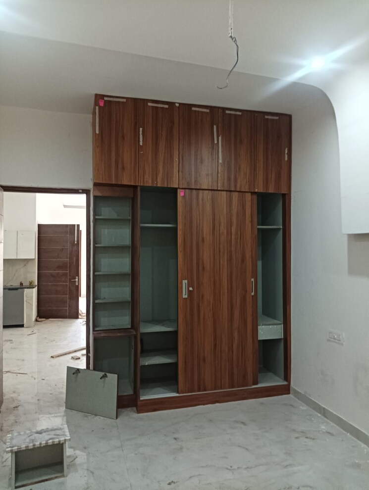 Room, prem-apartment 4 Bedroom 1450 Sq.Ft. Independent House In Pir Machalla Zirakpur 9043085