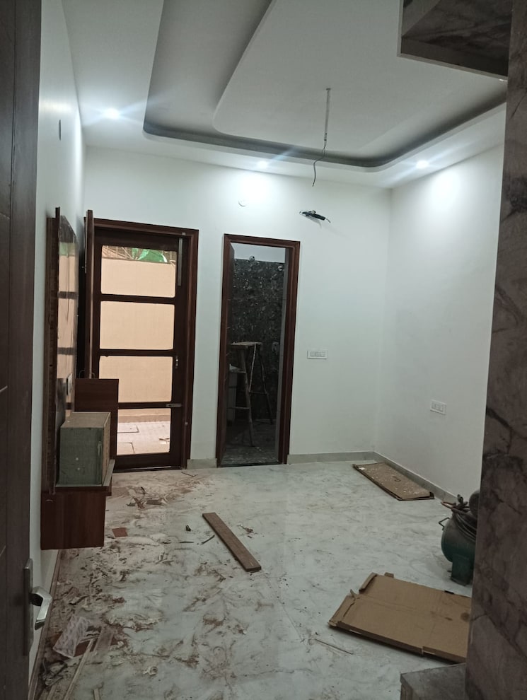 Room, prem-apartment 4 Bedroom 1450 Sq.Ft. Independent House In Pir Machalla Zirakpur 9043085
