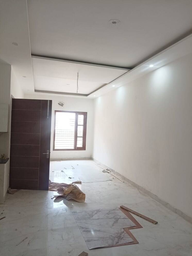 Room, prem-apartment 4 Bedroom 1450 Sq.Ft. Independent House In Pir Machalla Zirakpur 9043085