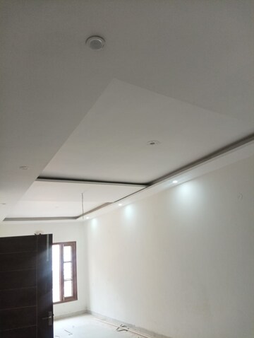 Room in 4 BHK Independent House at Prem Apartment, Pir Machalla – for Sale