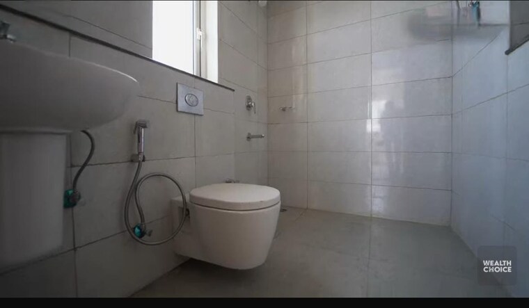Bathroom, jaypee-green-sea-court 3 Bedroom 3484 Sq.Ft. Apartment In Sector Swarn Nagri Greater Noida 9043139