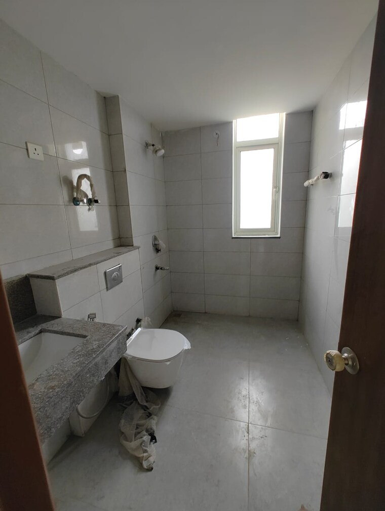 Bathroom, jaypee-kalypso-court 3 Bedroom 2625 Sq.Ft. Apartment In Sector 128 Noida 9043152