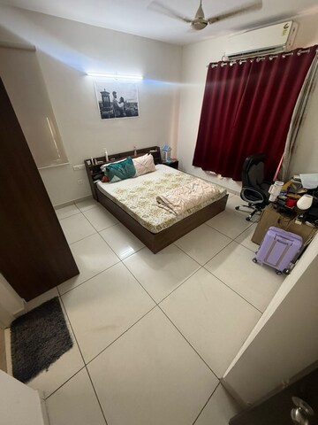 Bedroom in 2 BHK Apartment at Prestige Lakeside Habitat, Varthur – for Rent