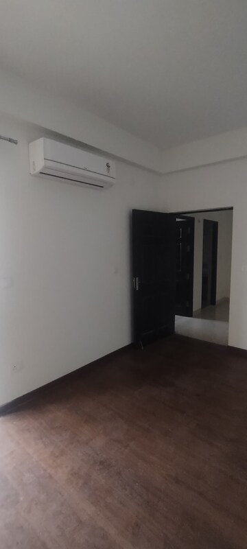 2 BHK Apartment For Rent in Wave Amore, Sector 32