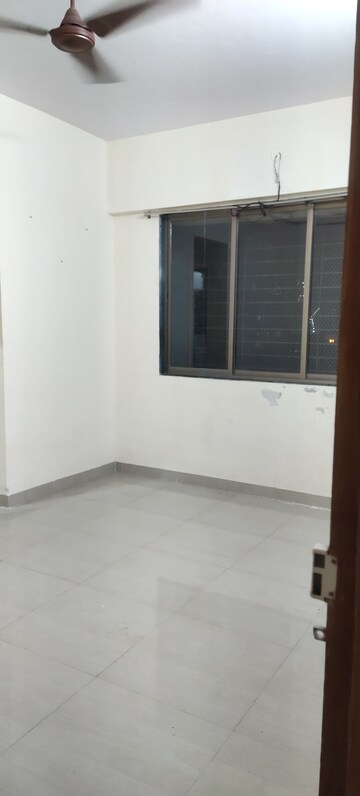 Room in 1 BHK Apartment at Century Tower, Prabhadevi – for Rent