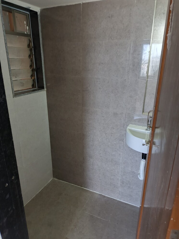 Bathroom, jan-kalyan-society-kurla 1 Bedroom 320 Sq.Ft. Apartment In Kurla West Mumbai 9043209