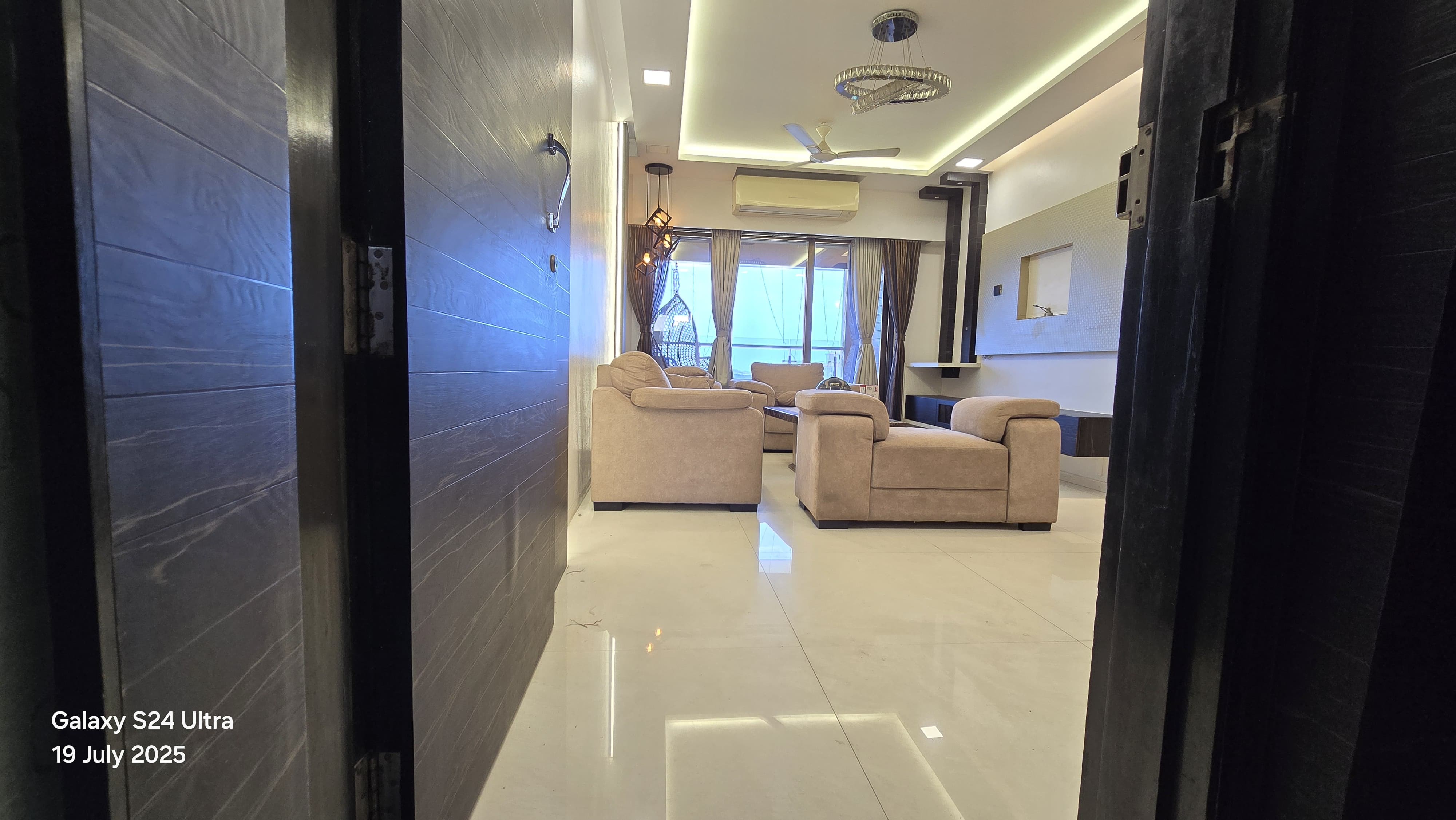 2 BHK Apartment For Rent in Malad West