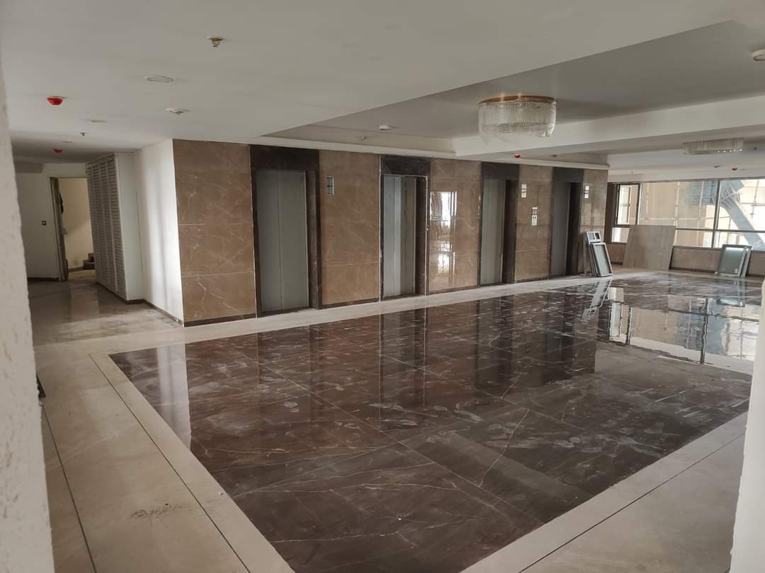 3 BHK + Servant Room Apartment For Sale in Andheri West