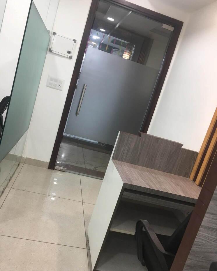 undefined, netaji subhash place Commercial Office Space 685 Sq.Ft. In Netaji Subhash Place Delhi 9043508