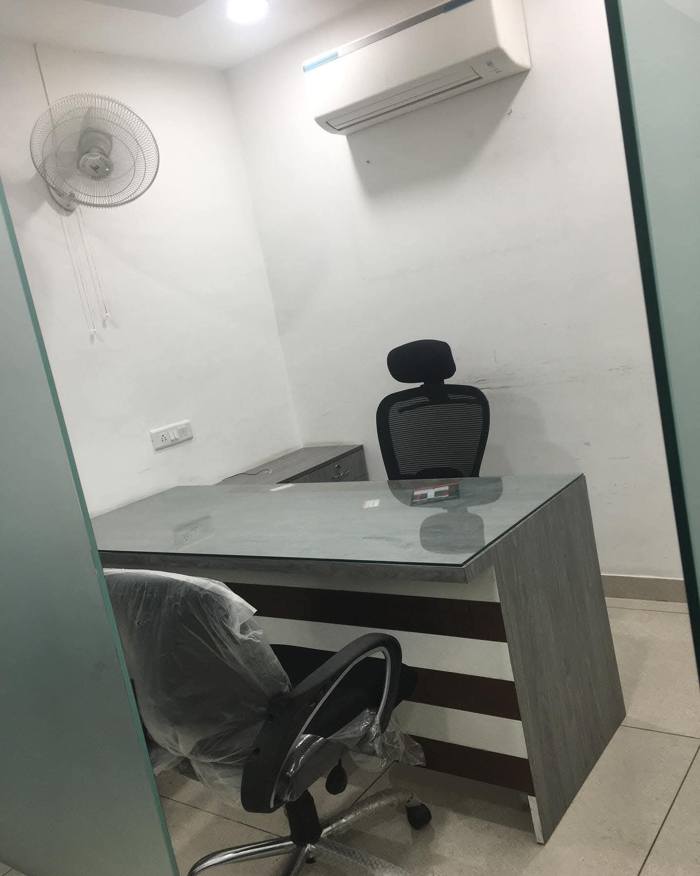 Office Space For Rent in Pearls Omaxe Tower 