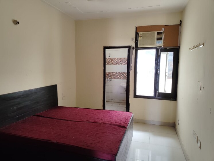 Room, vip road 2 Bedroom 900 Sq.Ft. Builder Floor In Vip Road Zirakpur 9043263